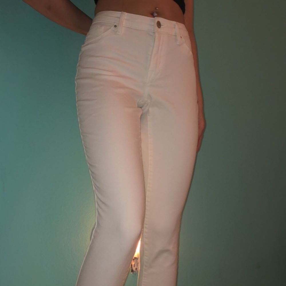 ✨white jeggings